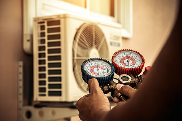 Professional Emergency Hvac technician working in Oakwood, PA